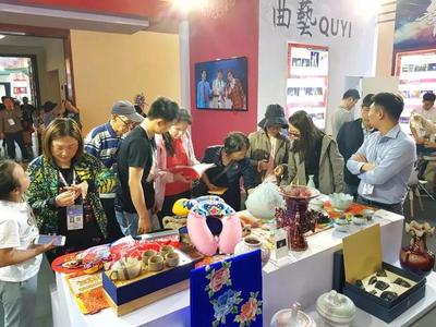 “老家河南”新创意亮相中国艺术节,吸引上海市民争相打卡
